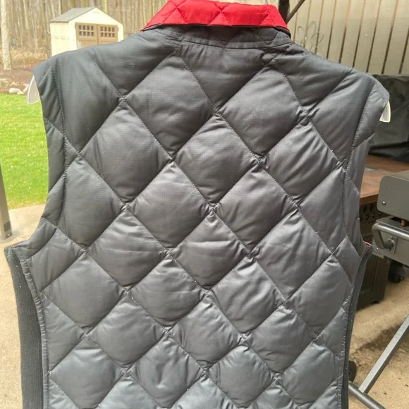 Lightweight Reversible Vest - Picture 4 of 11